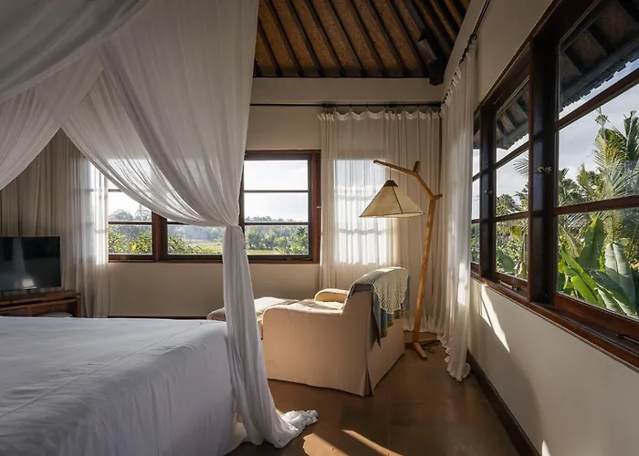 Villa Hartwood Elegant 2br In Ubud