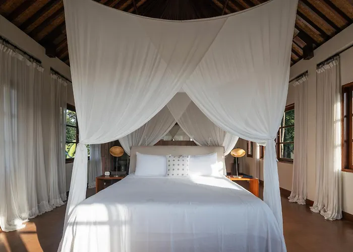 Villa Hartwood Elegant 2br In Ubud