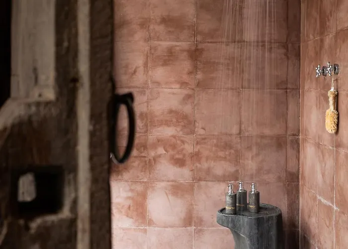Hartwood Elegant 2br In أوبود