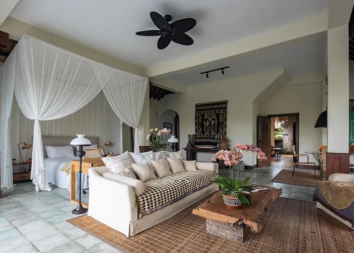 Hartwood Elegant 2br In أوبود